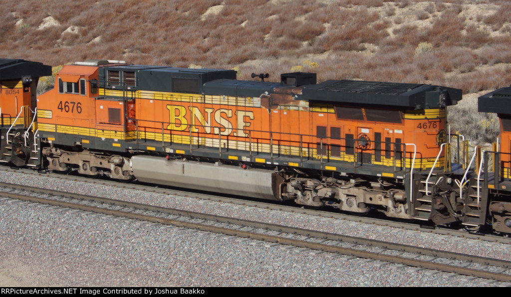 BNSF 4676